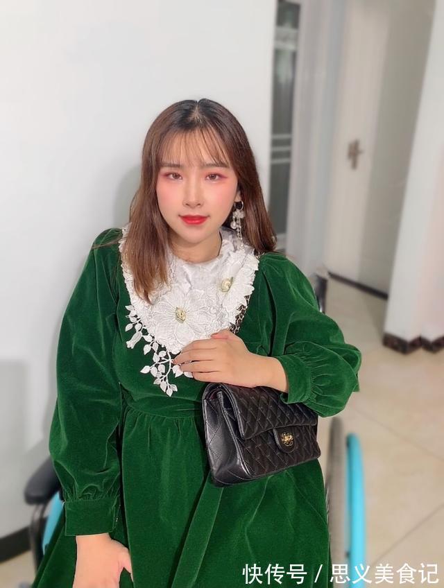 轮椅|高位截瘫的时尚博主:只要口红足够鲜艳,疤痕便不再显眼