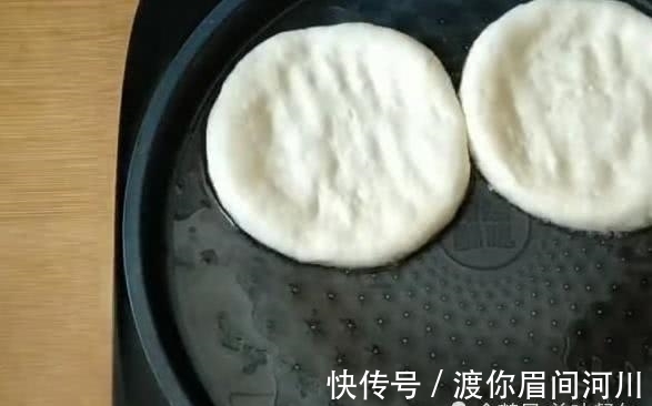 鸡蛋|4个鸡蛋,1碗面粉,不揉面,不擀面,简单做出超好吃的鸡蛋饼