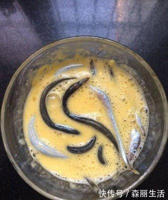 面粉|炸鱼时,用淀粉好还是用面粉好教你3个小技巧,酥香入味不腥