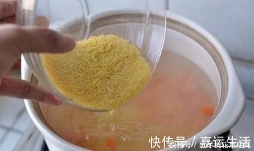 米油|熬小米粥,直接用清水熬是外行牢记4点,粥香浓黏稠,米油厚厚