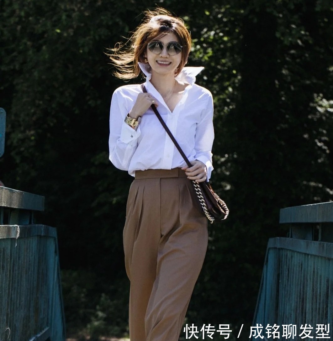 气质|奔五的女人别“扮嫩”,这样搭配成熟又有范,既有气质又有女人味