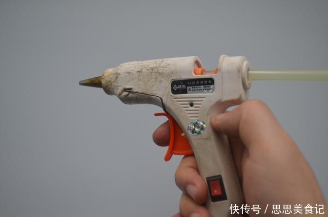 教你4个热熔胶隐藏的用法,简单又实用,学会你就赚到了