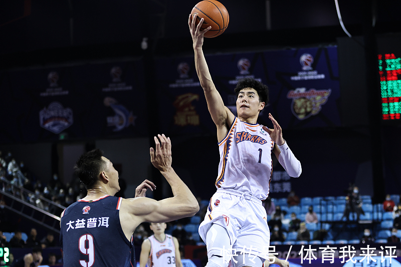 篮板|上海男篮奇兵!超新星狂轰22+2,封盖广东两大国手,展现赛场价值