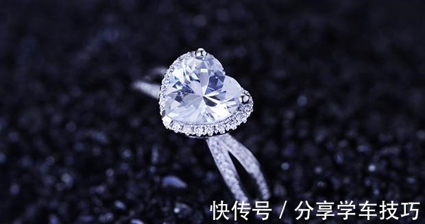 品牌 订婚戒指多少钱,买一对预算多少,哪个品牌的婚戒好!