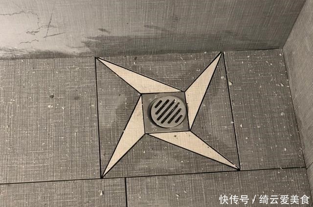 泥瓦工|卫生间铺瓷砖,墙压地还是地压墙?两者有什么区别?哪一种更好?