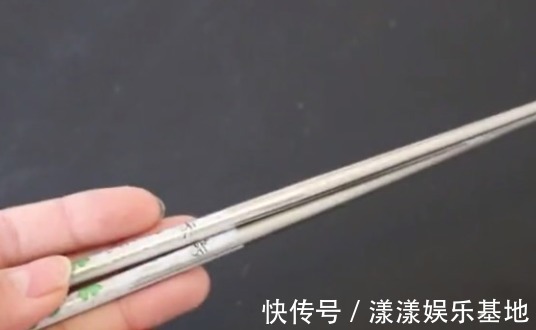 买筷子时,竹筷、木筷、不锈钢筷子哪个好?聪明人只认准这一种!