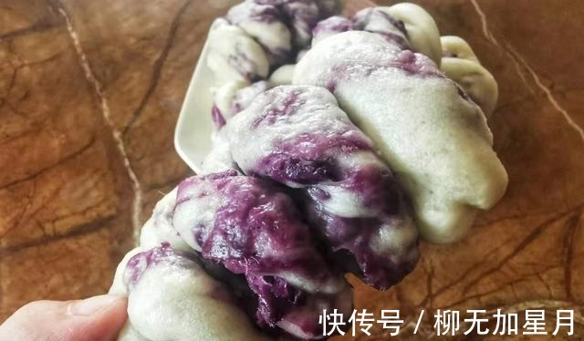 咩咩|大暑天做馒头再合适不过了,香甜宣软的紫薯馒头吃起来,营养美味!