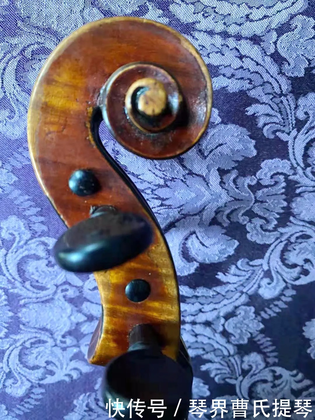 lupot|他的仿古作品被视为可以媲美琉波(lupot)和维奥姆(Vuillume)的杰作