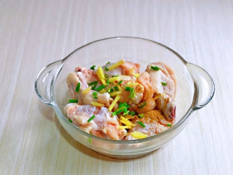 烤好之后出锅装盘即可享用，香气逼人，味道特别棒。