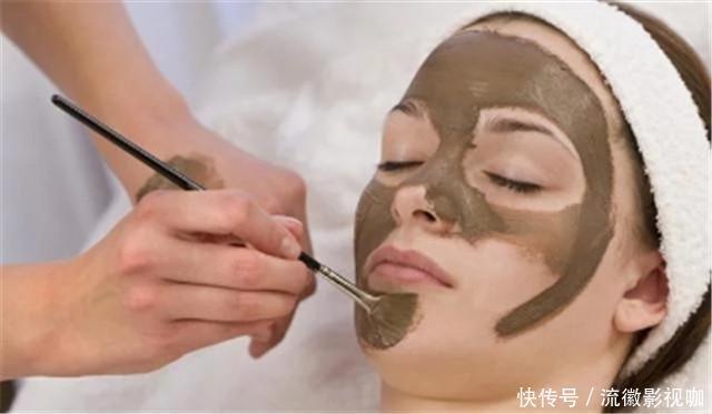 女人洗完脸后,要及时做这三件事,坚持两个月后,养成“白光肌”