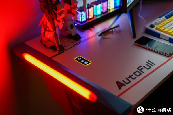 礼物|超彰显“钞能力”的礼物——傲风联名高达电竞桌上手体验