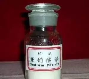 红曲|街边2元一根的烤肠里究竟是啥？看完惊掉下巴！