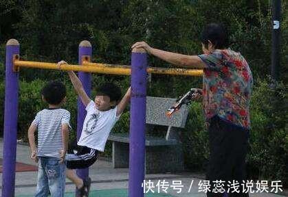 子女们|帮子女带娃的老人,需守住三条底线,否则容易出力不讨好