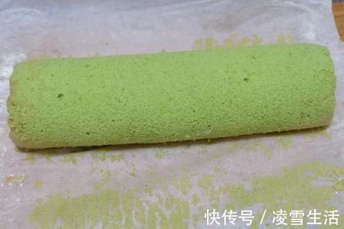 5颗鸡蛋,一把菠菜,就可以吃到又嫩又润的戚风蛋糕,总吃也不够