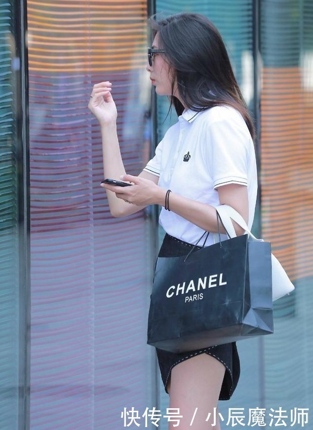 脚趾头|包臀裙加点另类设计,穿出文艺范,减龄可爱还显瘦!