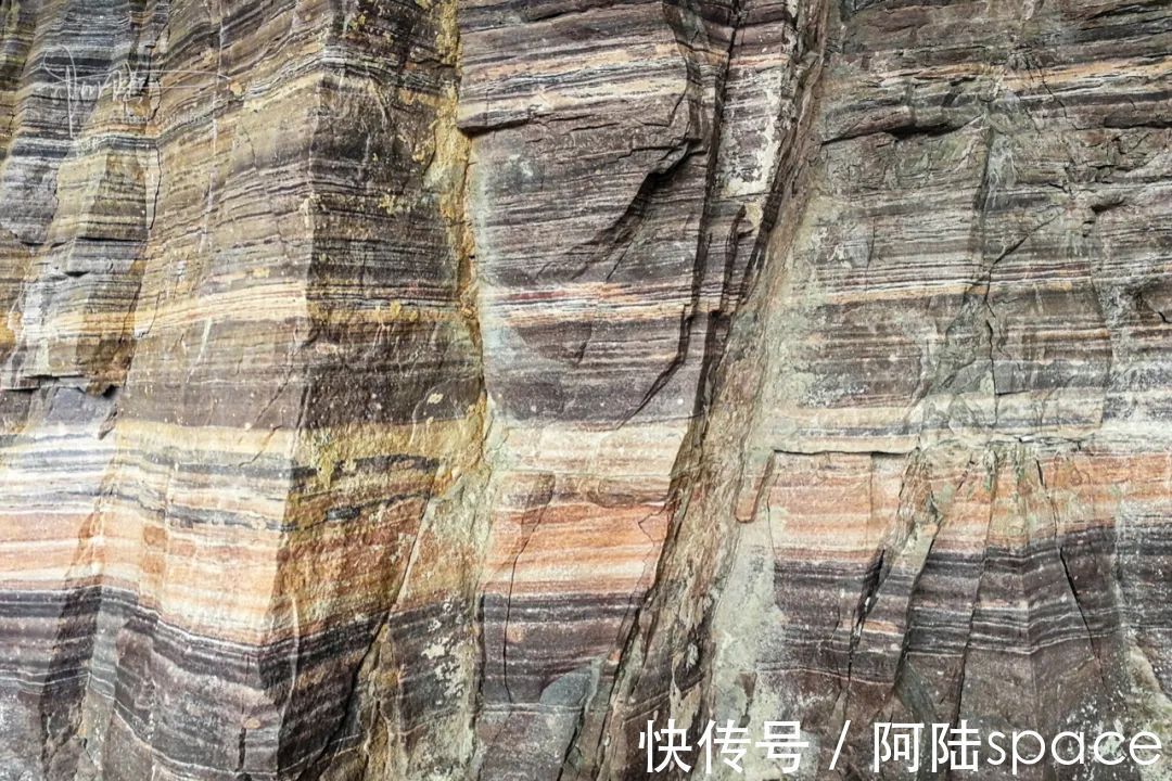 郭亮洞|历经30年坎坷,位于悬崖峭壁的这个郭亮洞地势险要,路况却很好