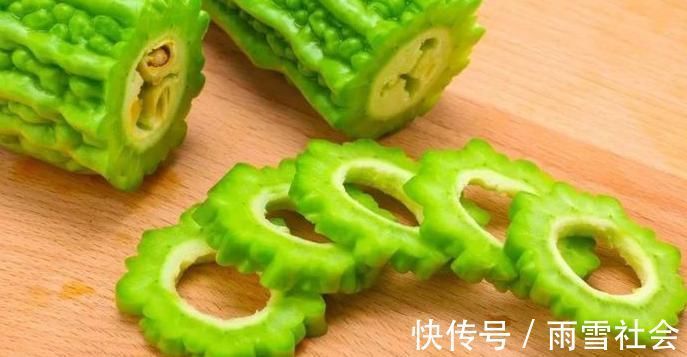 吃苦瓜|忠告:吃完苦瓜前后两小时,不要碰此物,很多人傻傻不清楚!