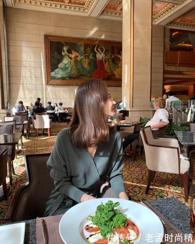 高跟鞋 初秋时髦美妞搭配look!显瘦又温柔,女生要对自己好一点