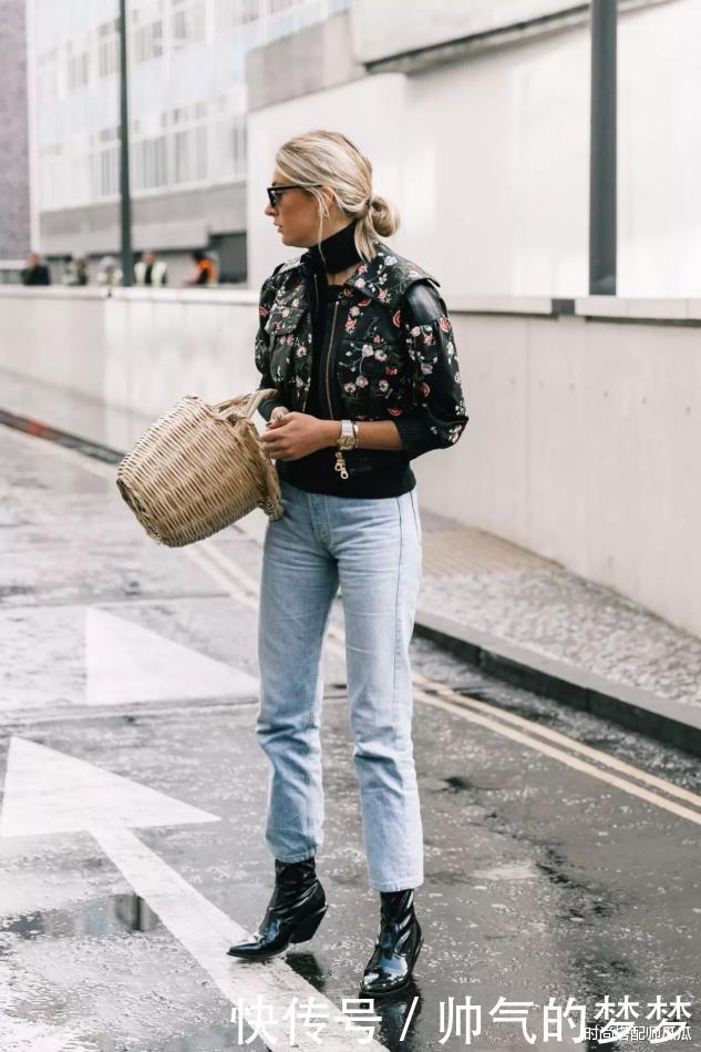 小白鞋已经不时髦了！裸靴才是今年的“宠儿”，这样搭气质翻倍