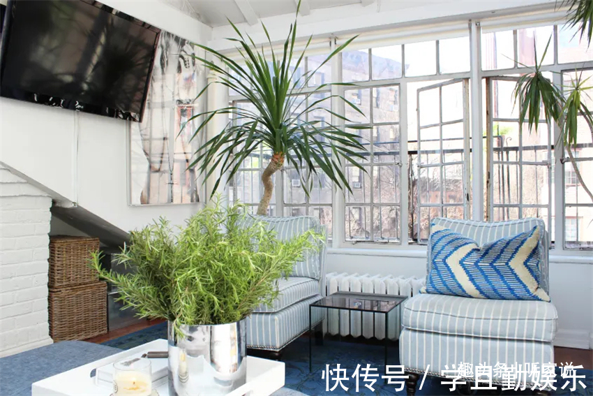 收纳|小伙买下4楼顶层旧公寓,32㎡“鸽子舍”住三年,家里又暖又干净