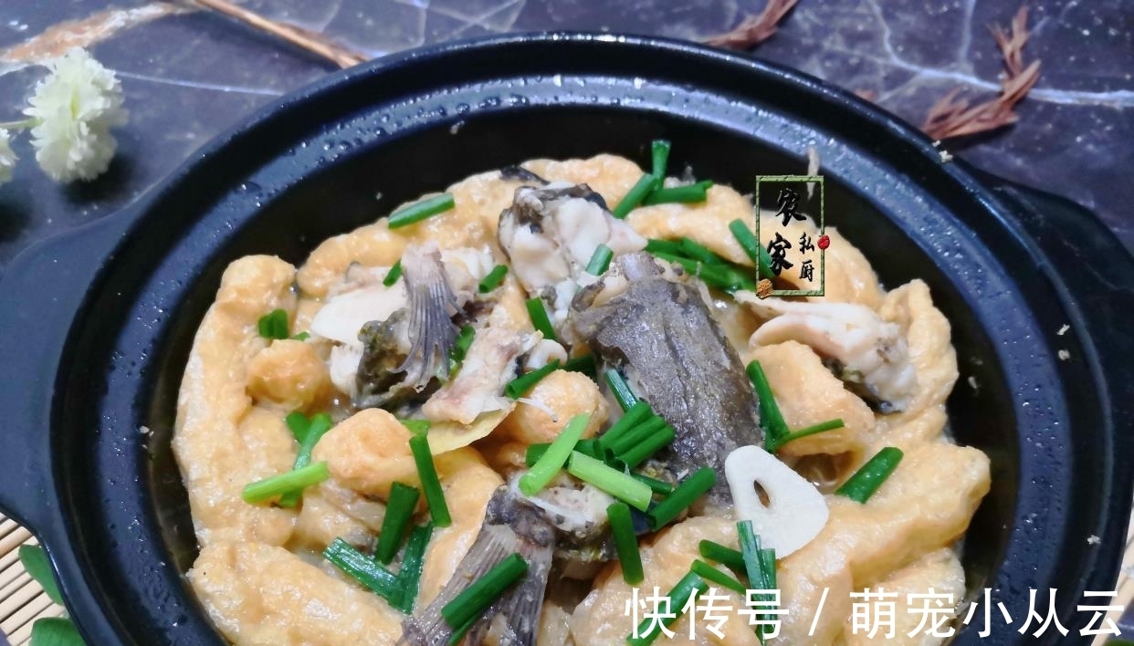 家里有孩子的这菜要多吃，富含卵磷脂营养好，砂锅一焖就上桌真香