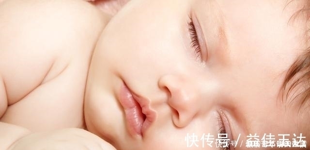 孩子|睡觉也能影响颜值?想让你家孩子变好看,就别再让他这样睡觉了