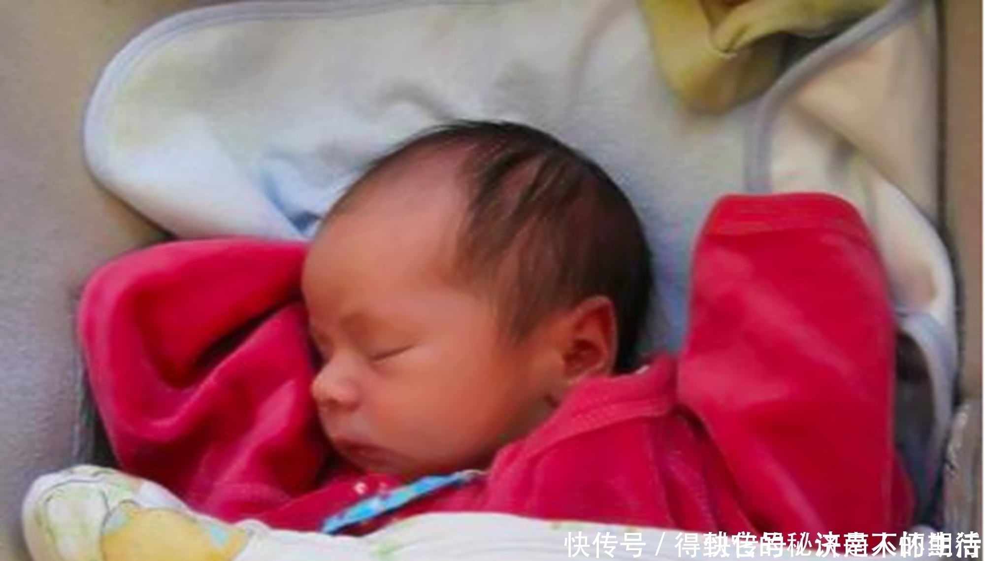 新生儿|为什么“举手投降”睡姿成为新生儿专宠?5点因素宝妈要提前知道