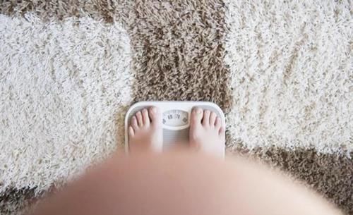 孕肚|孕妈什么时候“显怀”才正常?过早显怀,可能和这些原因有关系