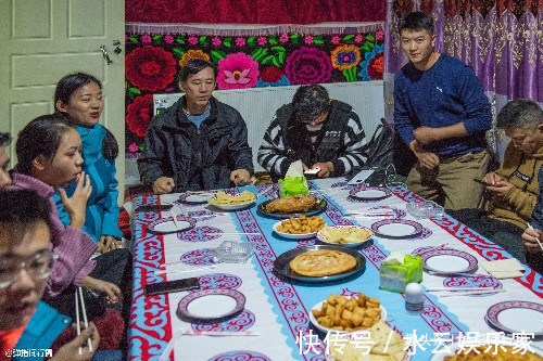 克州|夜宿帕米尔高原牧民家，吃“牛粪饼”睡通铺，是我终生难忘的旅行