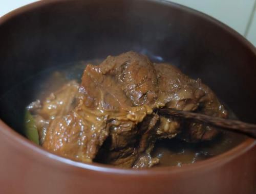 酱牛肉时，牢记“1腌2炖3冻”，牛肉酥嫩酱香有嚼劲，不干柴