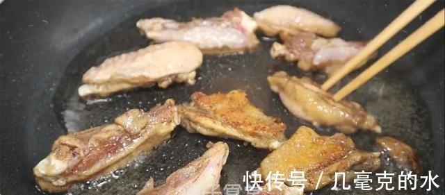 包子这样做,柔软鲜嫩,不用揉面、不用擀皮,做法简单又营养!