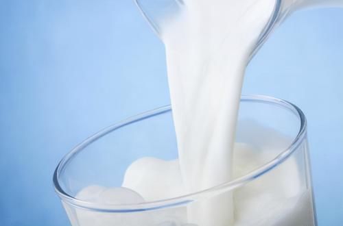 小雅|这2种食物或是“积食王”，提醒：吃的越多，孩子脾胃越虚弱