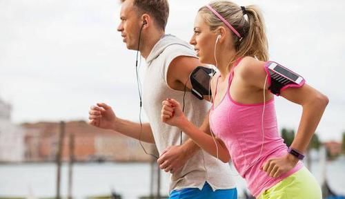 体内湿气重|体内湿气重，身体会这4个表现，祛湿不妨试试这3个方法