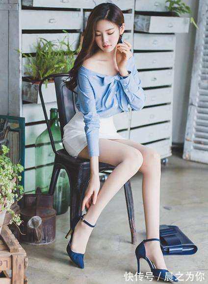 高跟鞋 小姐姐穿搭时尚包臀裙,展现出苗条身姿,令人神魂颠倒