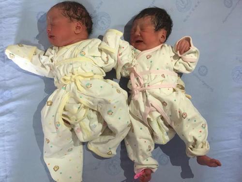 名字|爸爸姓“王”喜得龙凤胎,给孩子上户口时,民警忍不住竖起大拇指