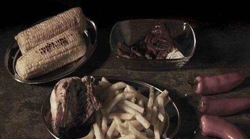 不已|死囚吃断头饭时,官府为何给一块生肉?犯人反倒感激不已