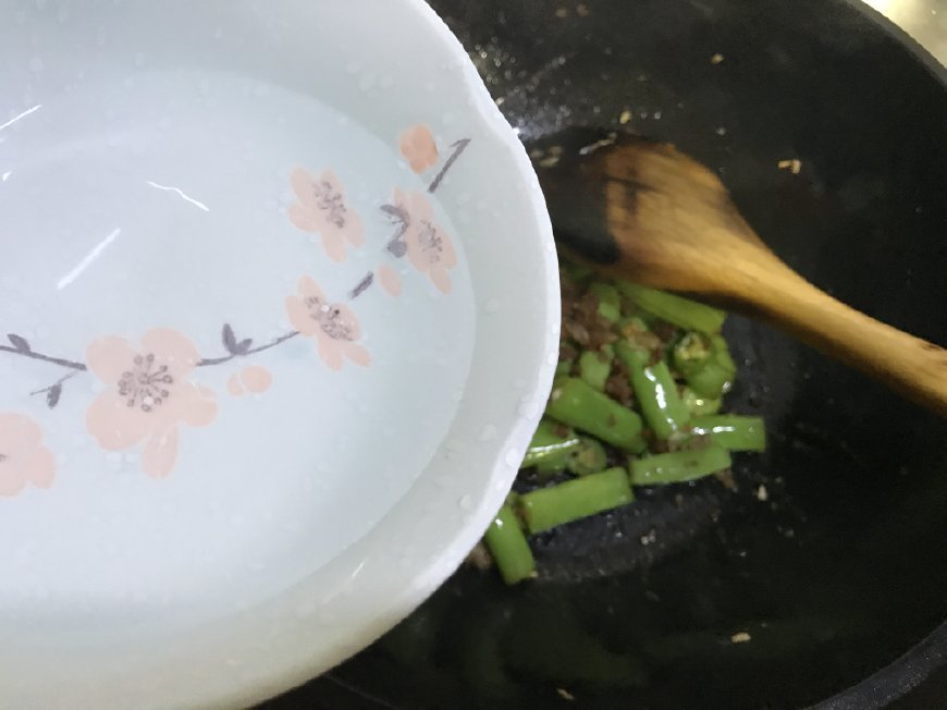 这么做面条,好吃到盘底都要舔光,儿子天天嚷着要吃