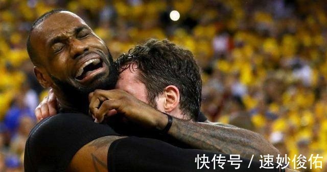 奥尼尔|詹姆斯能在多支球队退役球衣?两支球队稳了!湖人很难退役两件!