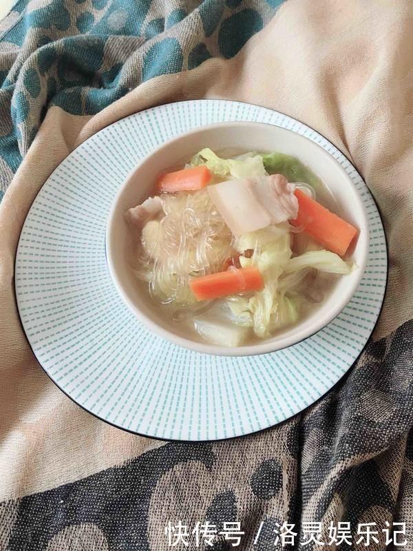 白菜|白菜炖粉条,究竟先放粉条还是白菜这么做简单又美味!