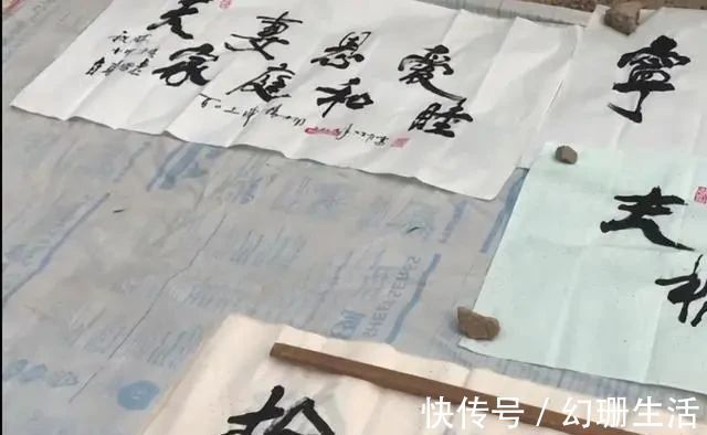 笔笔#80岁老人“地摊书法”，内敛含蓄，有舒同神韵，专家：江湖体