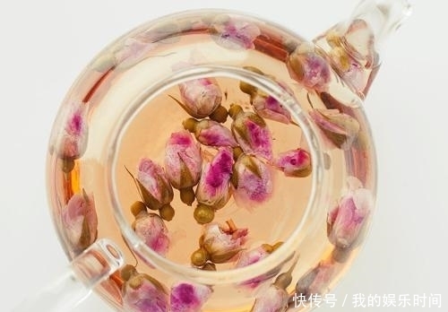 泡水|女性常用玫瑰花泡水喝,竟有这么多好处,爱美的你或许会喜欢!