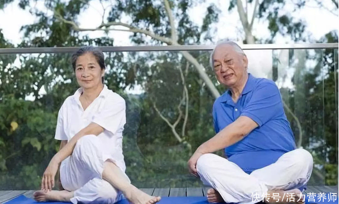 麻辣香锅|为什么现在的老年人看起来如此年轻？和过去相比，这4方面改善了