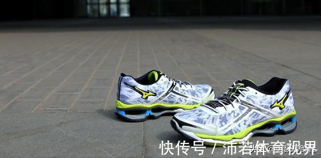 国产品牌|尴尬的顶级跑鞋品牌:在国外名声显赫,在国内被误认为是山寨货