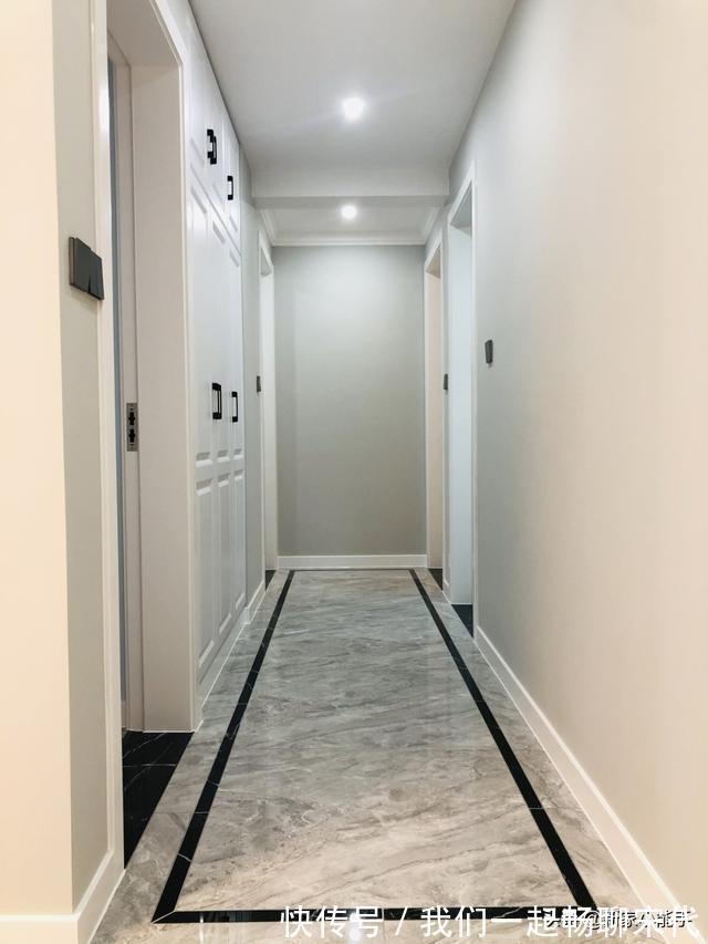 屋主|花了八个月完工,过道设计柜子很实用,主卧透明玻璃卫生间真抢眼