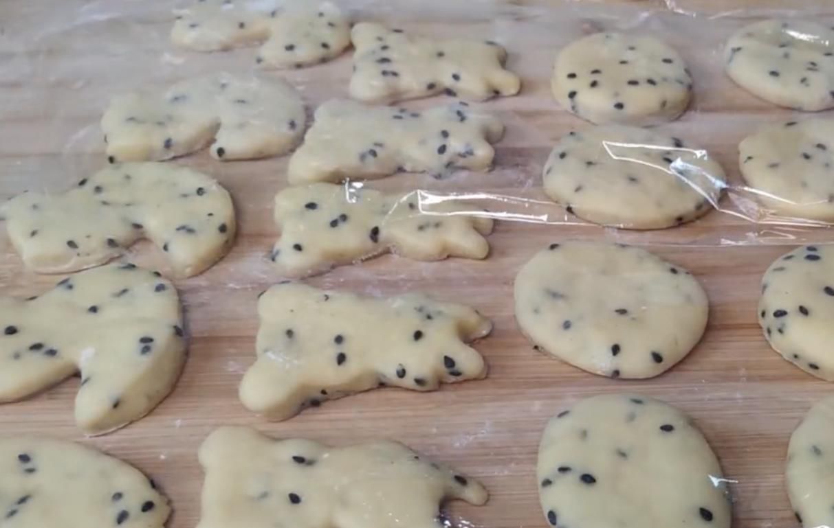 学会|1分钟学会用面粉做道“鸡蛋空心饼”,香甜美味,蓬松暄软