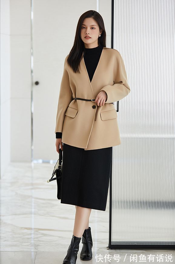穿搭 打底衫还是黑色最百搭,35岁博主这几套秋冬穿搭,每一套都想照搬