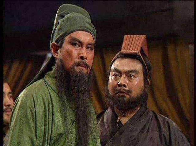 堪称|上联:鸟在笼中,恨关羽不能张飞,下联堪称经典,比上联还要精彩