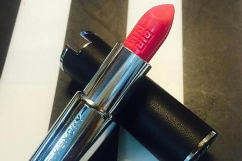 盘点5款热门的大牌“口红”，持久滋润上妆效果好，值得收藏