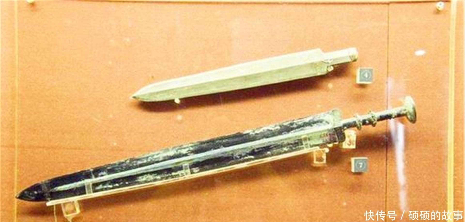 越王勾践剑历经千年不锈,放在X光下照射后,专家大惊:这不可能