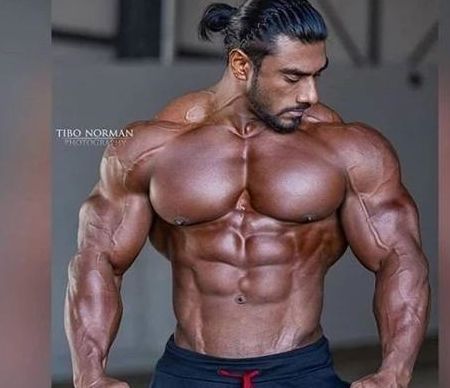 增肌|做俯卧撑练胸与用杠铃卧推练胸相比，这3点告诉你肌肉差距有多大